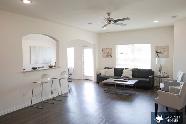 Building Photo - 10153 Manzanilla Ave