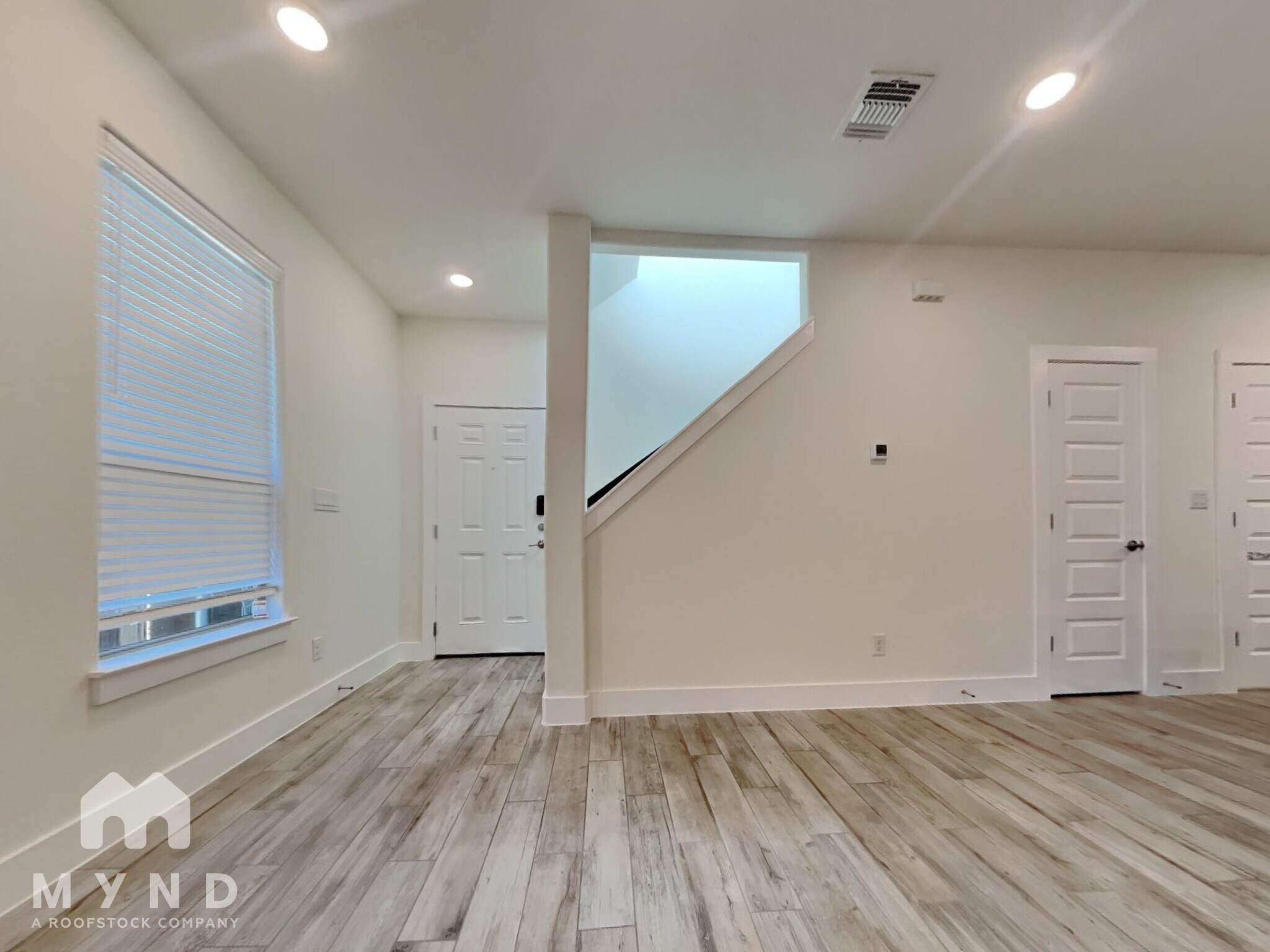 Building Photo - 407 Parkline Dr