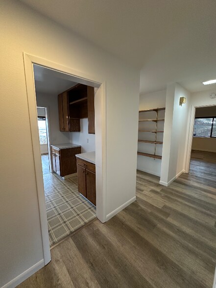 Building Photo - 2384 Linda Vista Dr