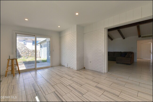 Building Photo - 6209 Heath Way