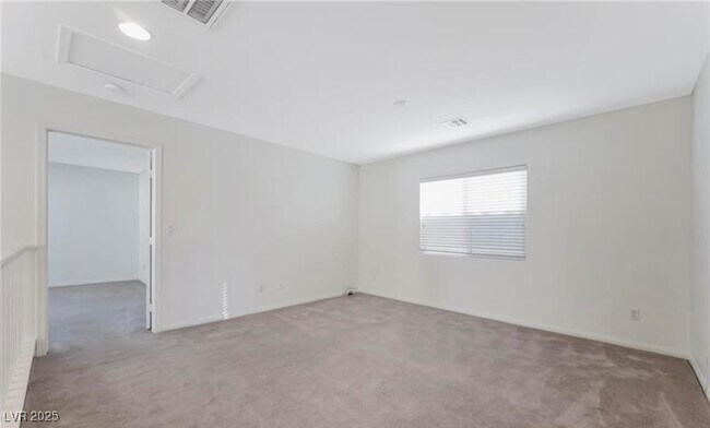 Building Photo - 9764 Bedstraw St