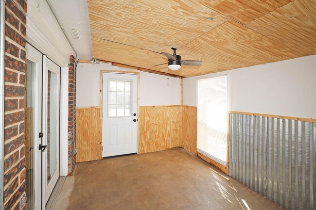 Building Photo - 7303 Calumet Pl