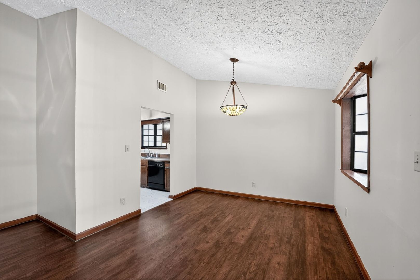 Building Photo - 165 Paces Dr