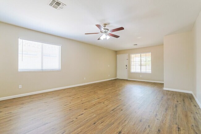 Building Photo - 10528 E Calypso Ave