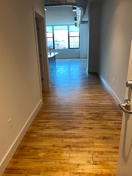 Building Photo - 200 Adams Ave