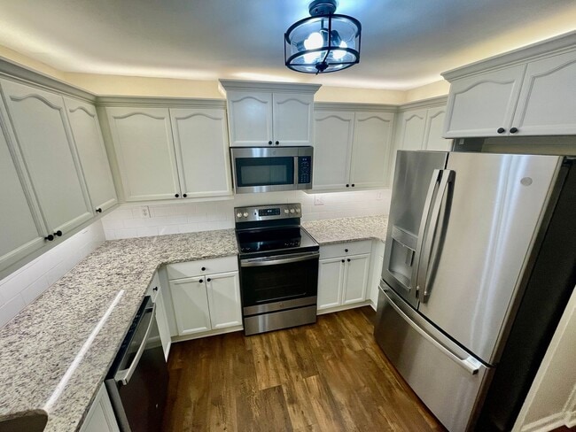 Building Photo - 828 Amelia Lakes
