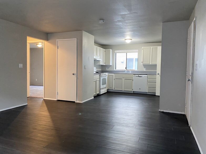 Kitchen+Living - 8436 Delridge Way SW