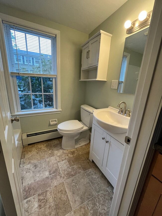 Building Photo - 44 Charnock St