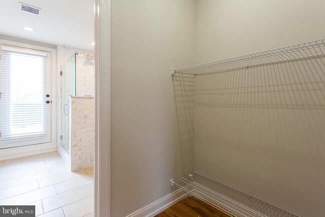 Building Photo - 2052 Gerritt St