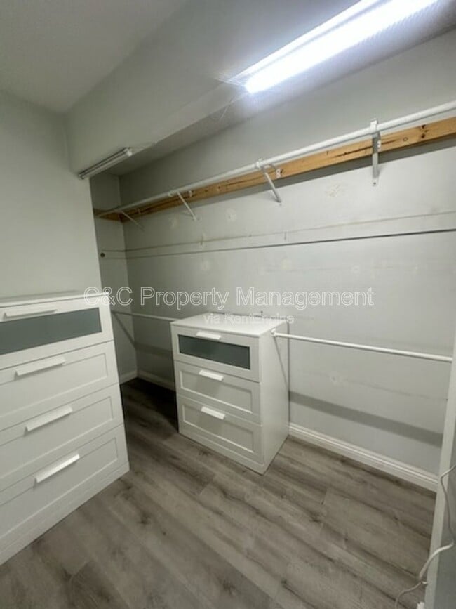 Building Photo - 8219 Rosemead Blvd