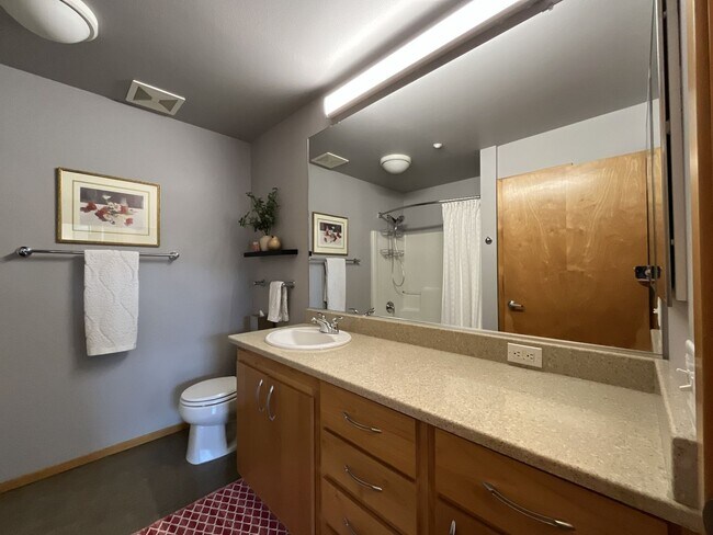 Building Photo - Top-Floor Pearl District Condo with Floor-to-Ceiling Windows, Courtyard Views & In-Unit Washer/Dryer