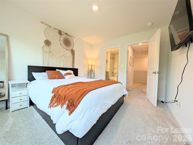Building Photo - 626 Altamonte Dr