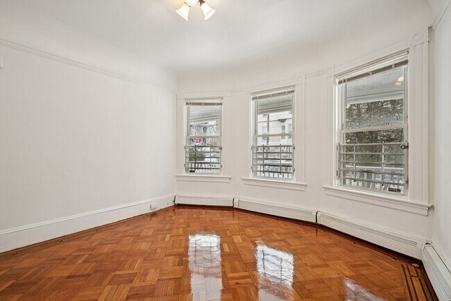 Building Photo - 16 Gannett St