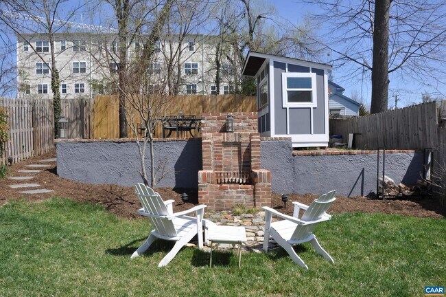 Building Photo - 827 Nalle St
