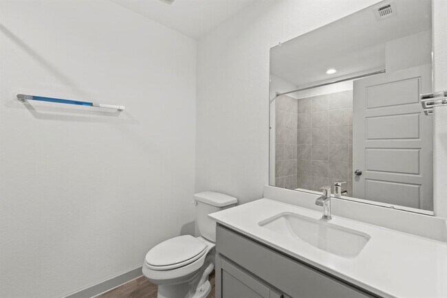 Building Photo - 207 William Ln