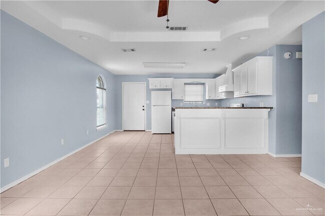 Building Photo - 15 W Portales Dr