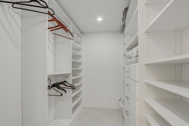 Building Photo - 5380 N Ocean Dr