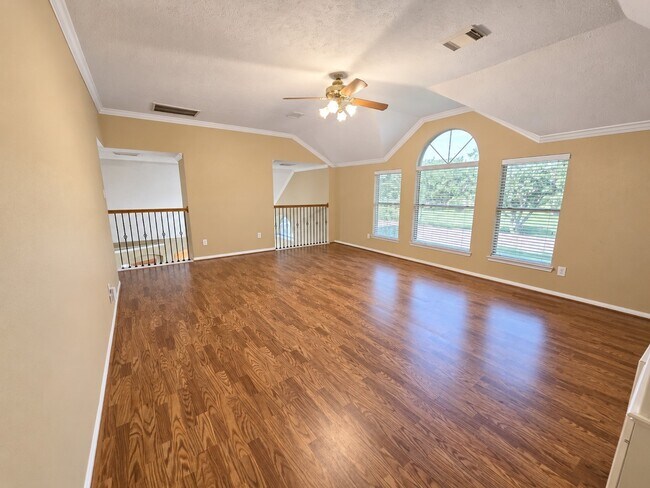 Building Photo - 2610 Parkbriar Ln