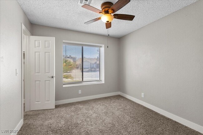 Building Photo - 720 Skipjack Dr