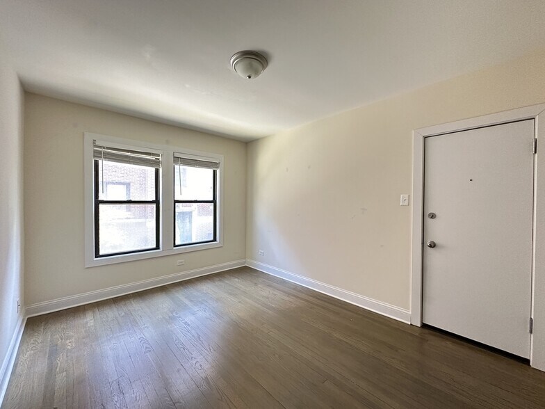 Building Photo - 2645 N Spaulding Ave