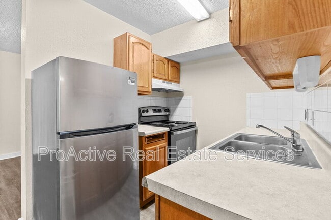 Primary Photo - 483 W Ocean View Ave