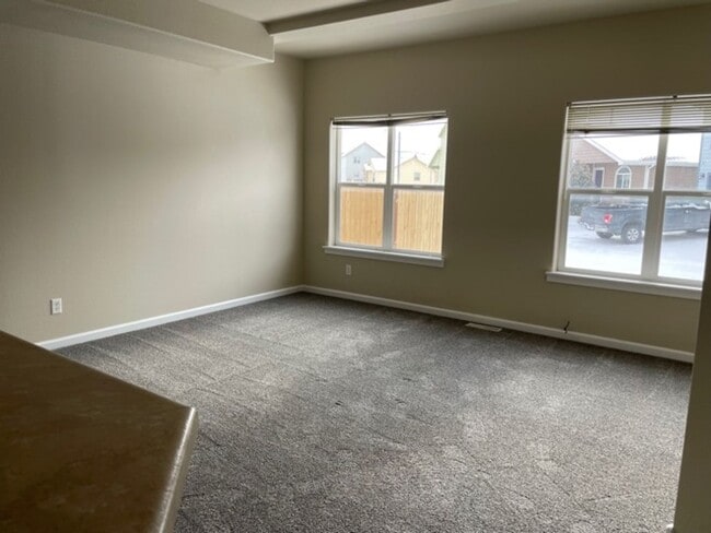 Building Photo - 3371 Chaparral Dr
