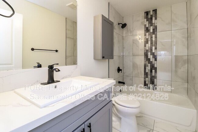 Building Photo - 5713 Mesa Verde Cir