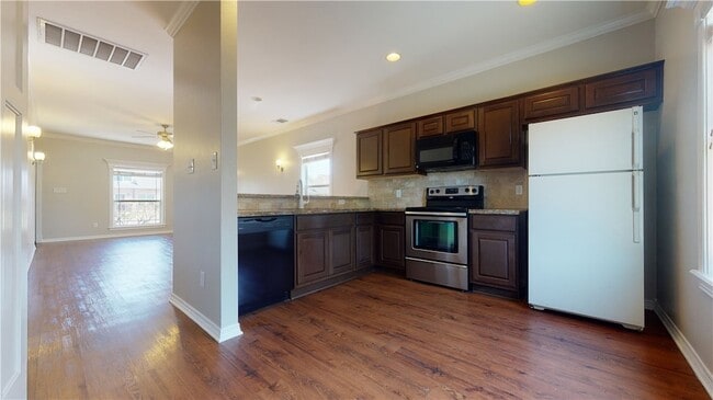 Building Photo - 6904 Appomattox Dr