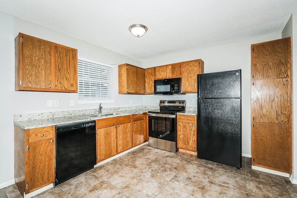 Building Photo - 4009 Dogwood Ln