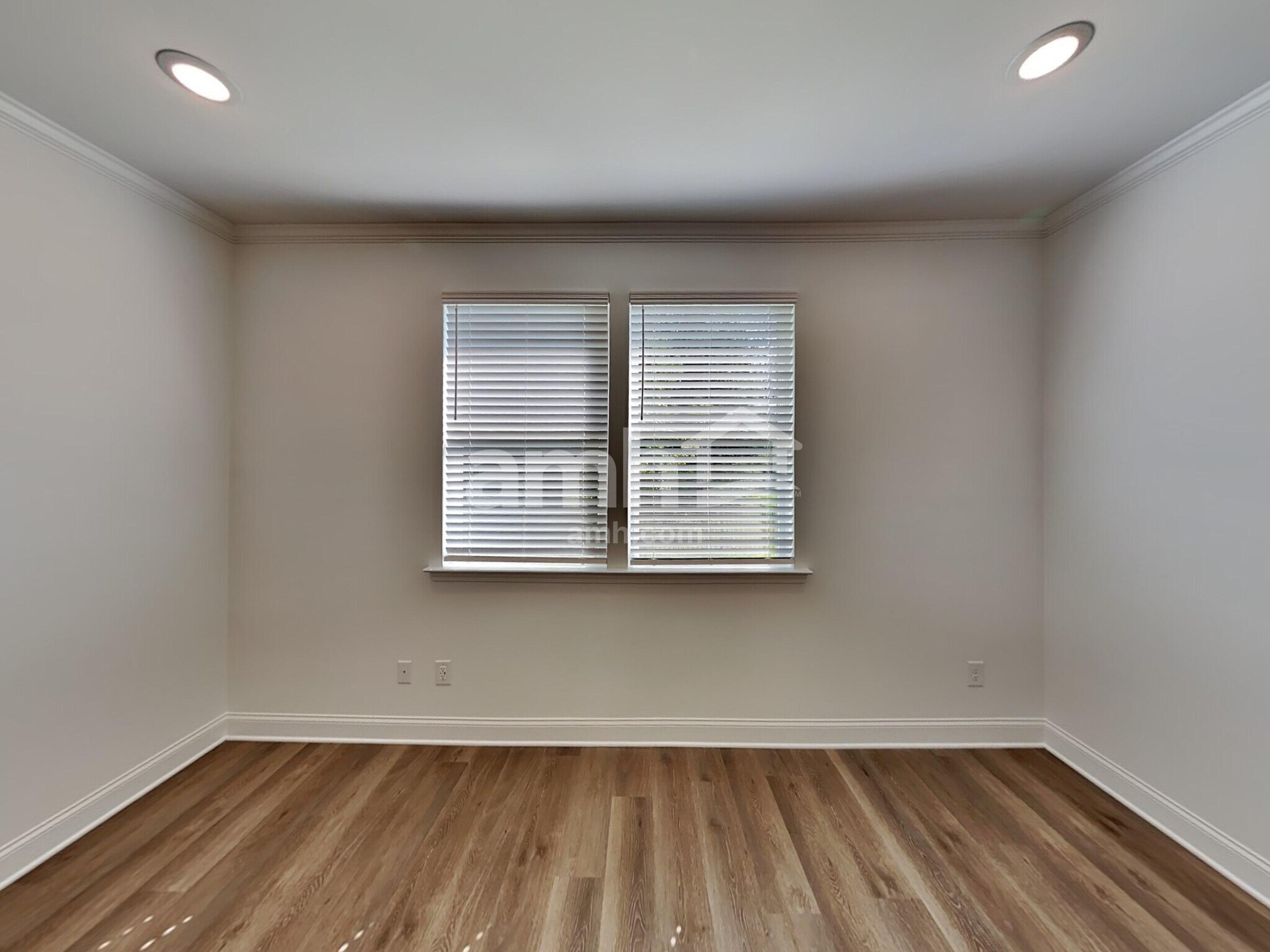 Building Photo - 35 Pecan Dr