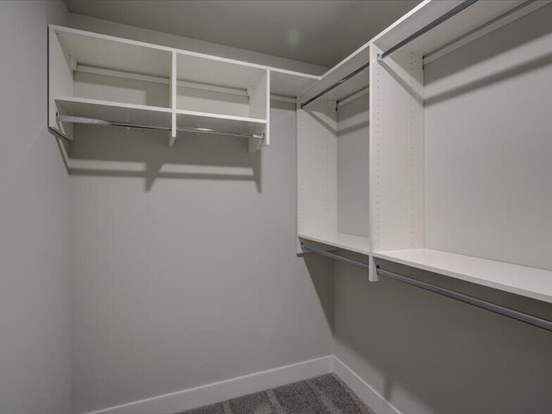 Building Photo - 139 Prairie Heights Dr
