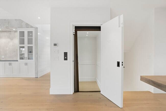 Building Photo - 3 Old Mill Ct