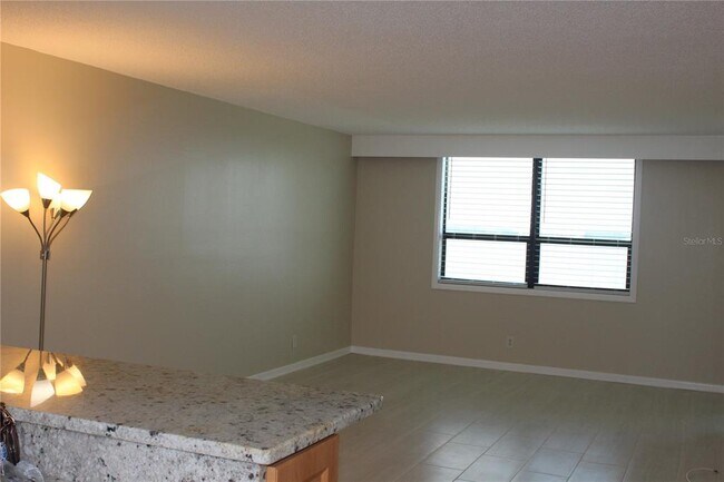 Building Photo - 2618 Cove Cay Dr