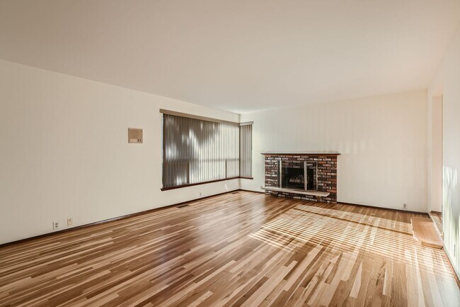 Building Photo - 3612 Strattford Ct