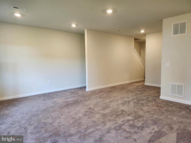 Building Photo - 4901 Brookside Ct