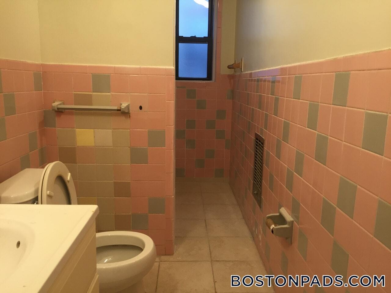 Building Photo - 1283 Commonwealth Ave