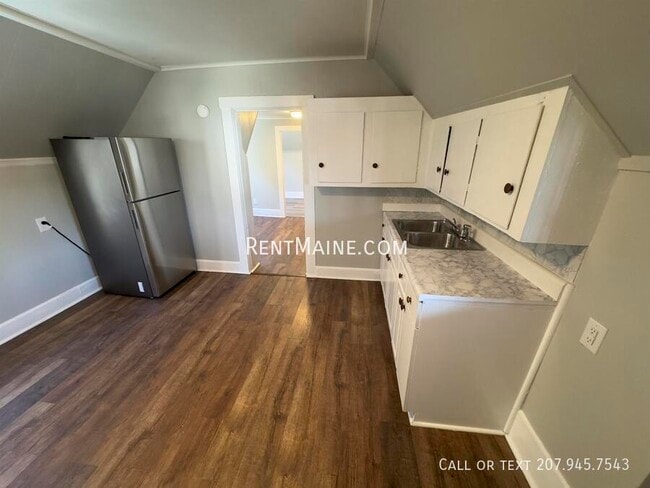 Building Photo - 51 Bosworth St