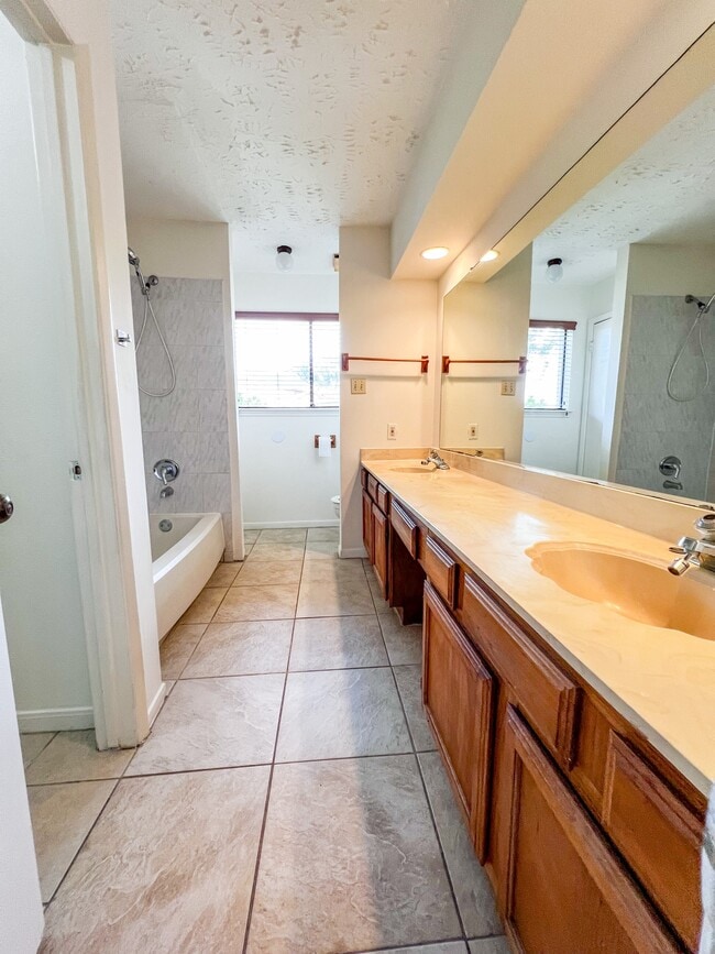 Building Photo - 12704 Hollandale Dr