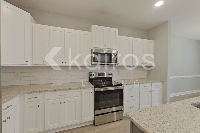 Building Photo - 3709 Oak Leaf Way