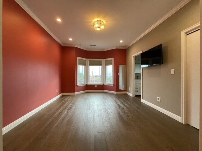 Building Photo - 619 Santa Florita Ave