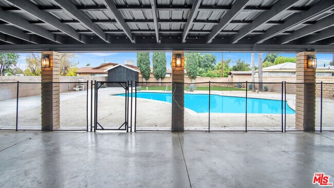 Building Photo - 428 S Meridian Ave