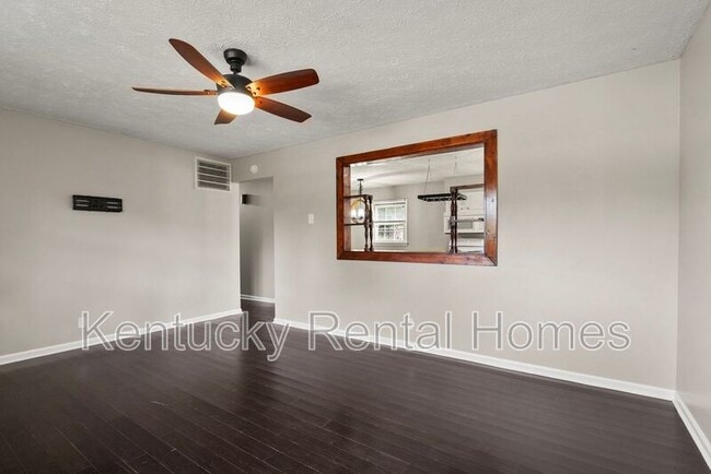 Building Photo - 123 Rock Creek Dr