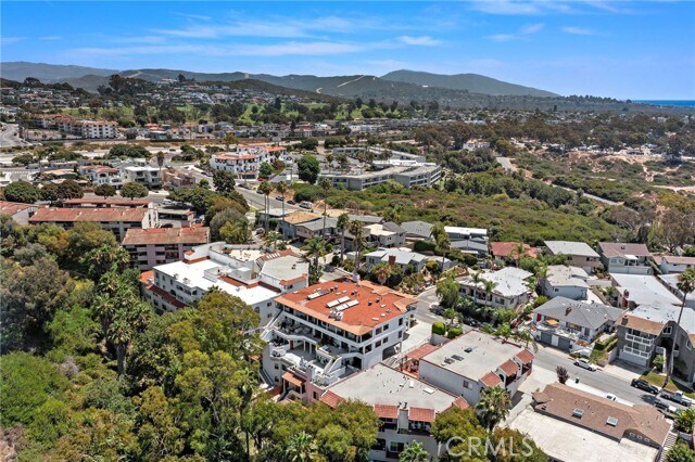 Building Photo - 210 Avenida Montalvo