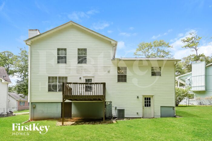 Building Photo - 2430 Century Ln
