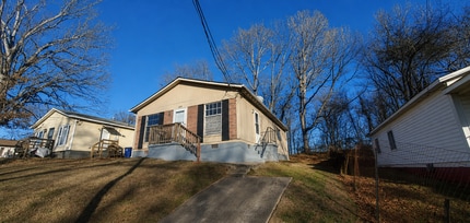 Building Photo - 409 Mason St NE