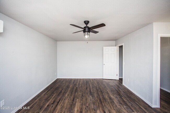 Building Photo - 6803 Avenue W