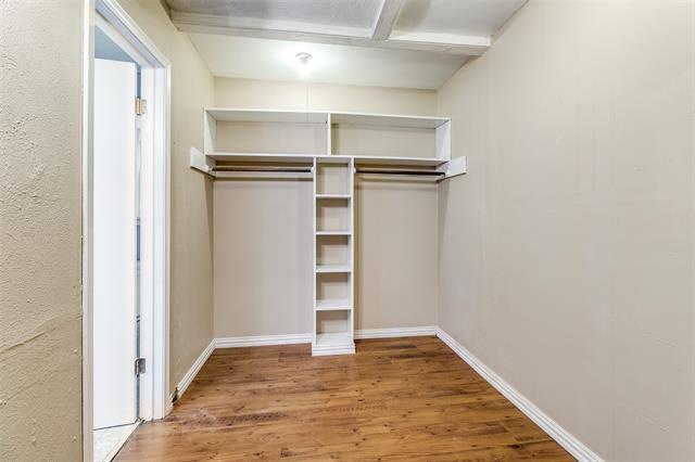 Building Photo - 8331 Lullwater Dr