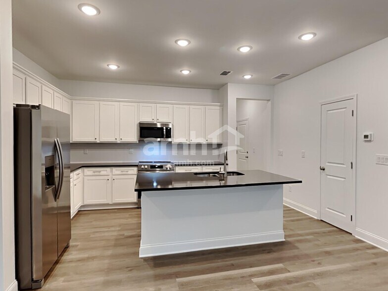 Building Photo - 228 Sapling Way