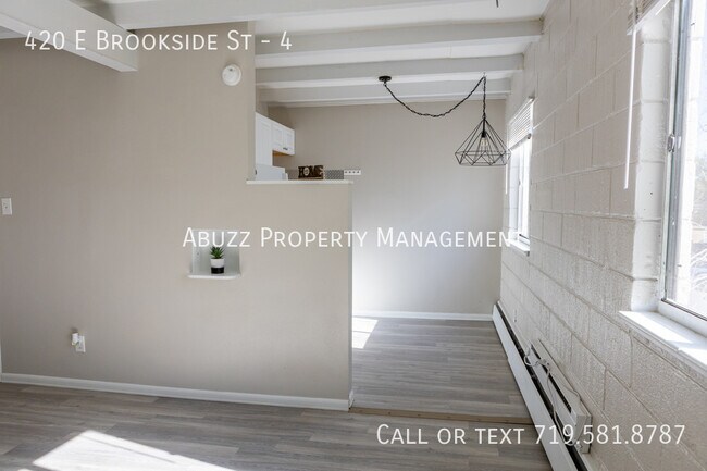 Building Photo - Brookside