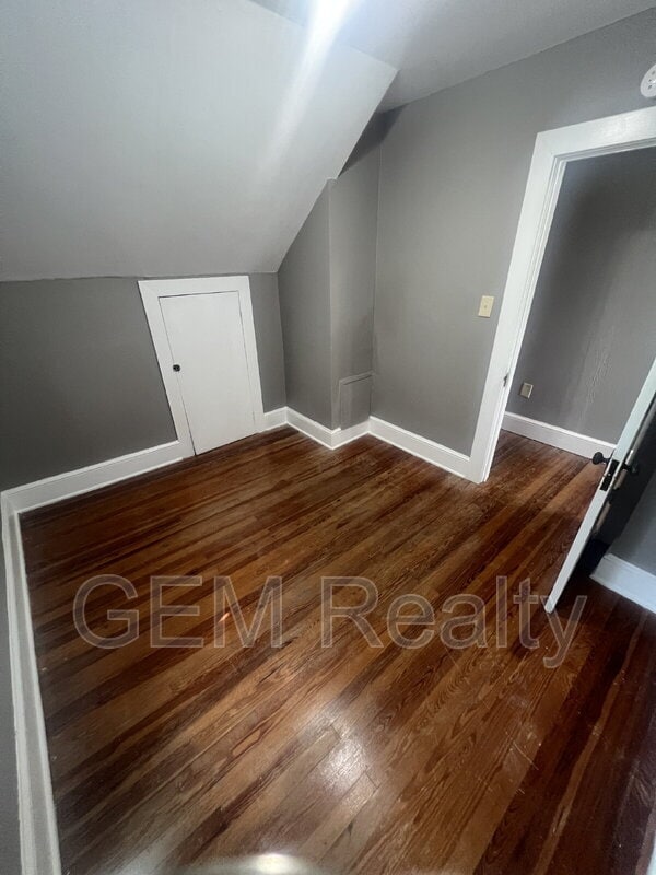 Building Photo - 349 White Oak Rd